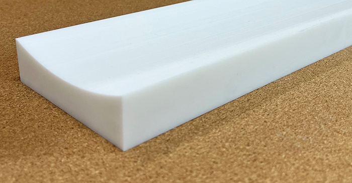 株式会社三昌化工のISO9001認証取得工場で製造している樹脂製プレート（樹脂ビームプレート）の画像