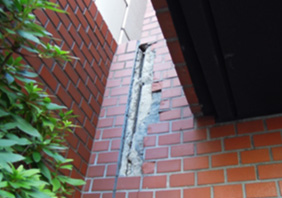 外壁タイルの浮き・剥落の写真