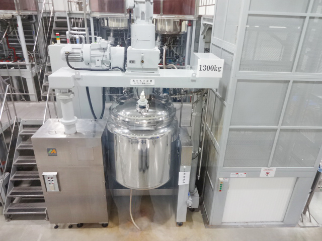 株式会社ロイヤルコスメティックス：製造風景